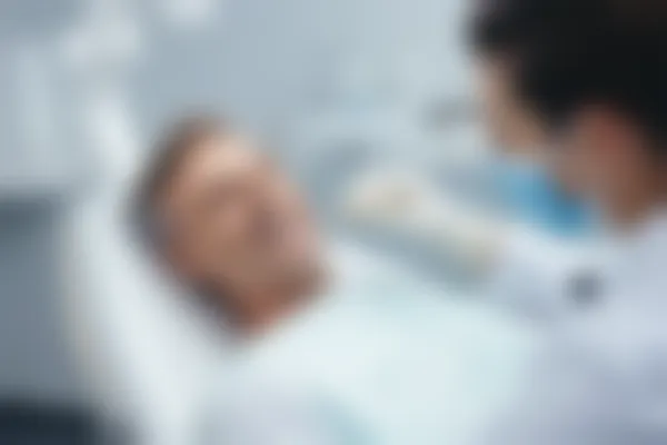 上海悦康口腔门诊部电话是多少？亲历者分享种植牙和矫正牙齿的真实体验与优惠信息