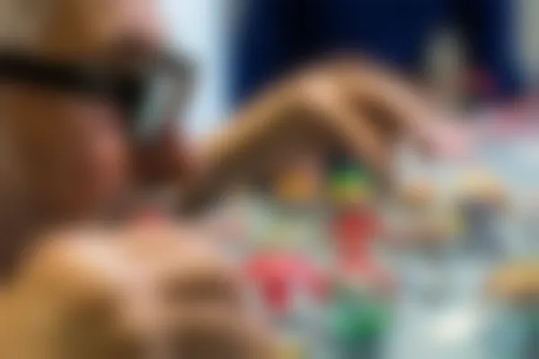 南阳颐美医疗美容门诊部推出垫鼻基底服务，现仅需2500元起，原价3000元起，助您轻松实现美丽梦想！