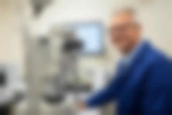 北京首大眼耳鼻喉医院开眼角手术的费用为8000元起，目前优惠价仅需6800元起，机会有限，赶紧行动吧！