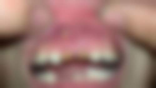 {西安曲江段银钟口腔门诊部