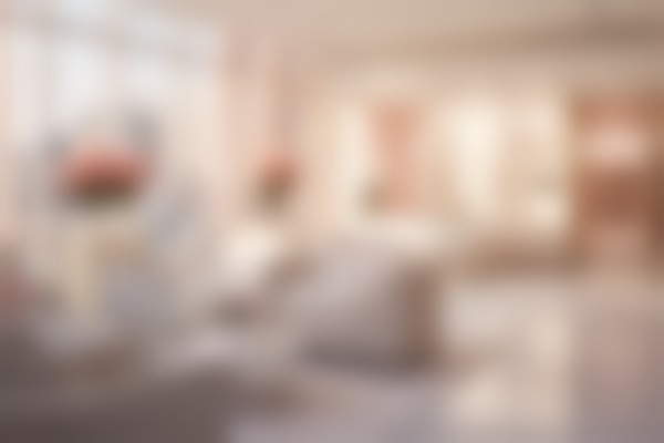 {深圳林灼苗口腔诊所