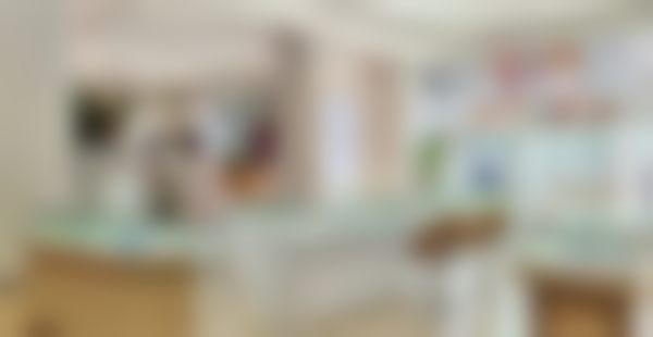 河南许昌爱尔眼科医院眼镜展示台