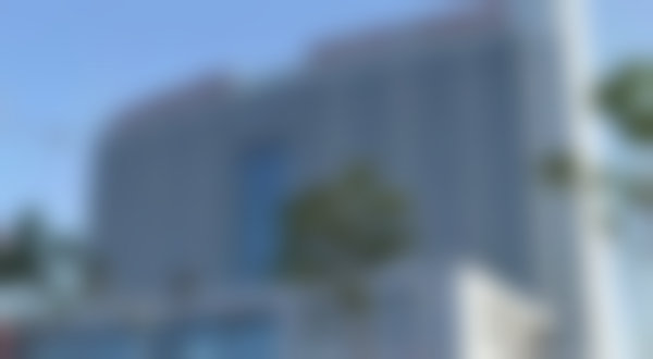 萍乡市人民医院眼科地理位置便于到院。