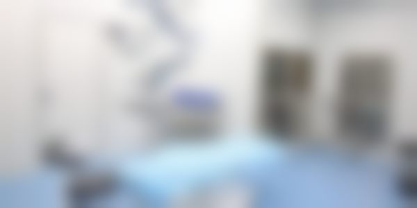上海艾嘉瞳心眼科ICL晶体植入参考价32000元/双眼，王晓瑛主任护航高度近视摘镜